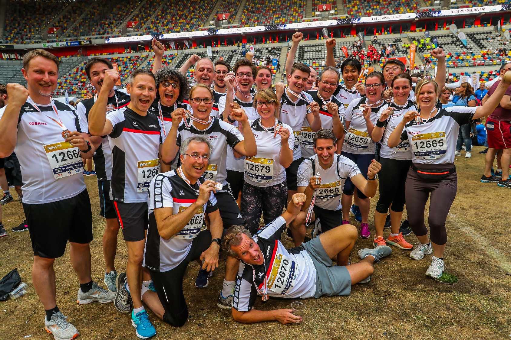  Die Teamfotos vom B2Run Düsseldorf 2019 #gemeinsamaktiv Illustration 