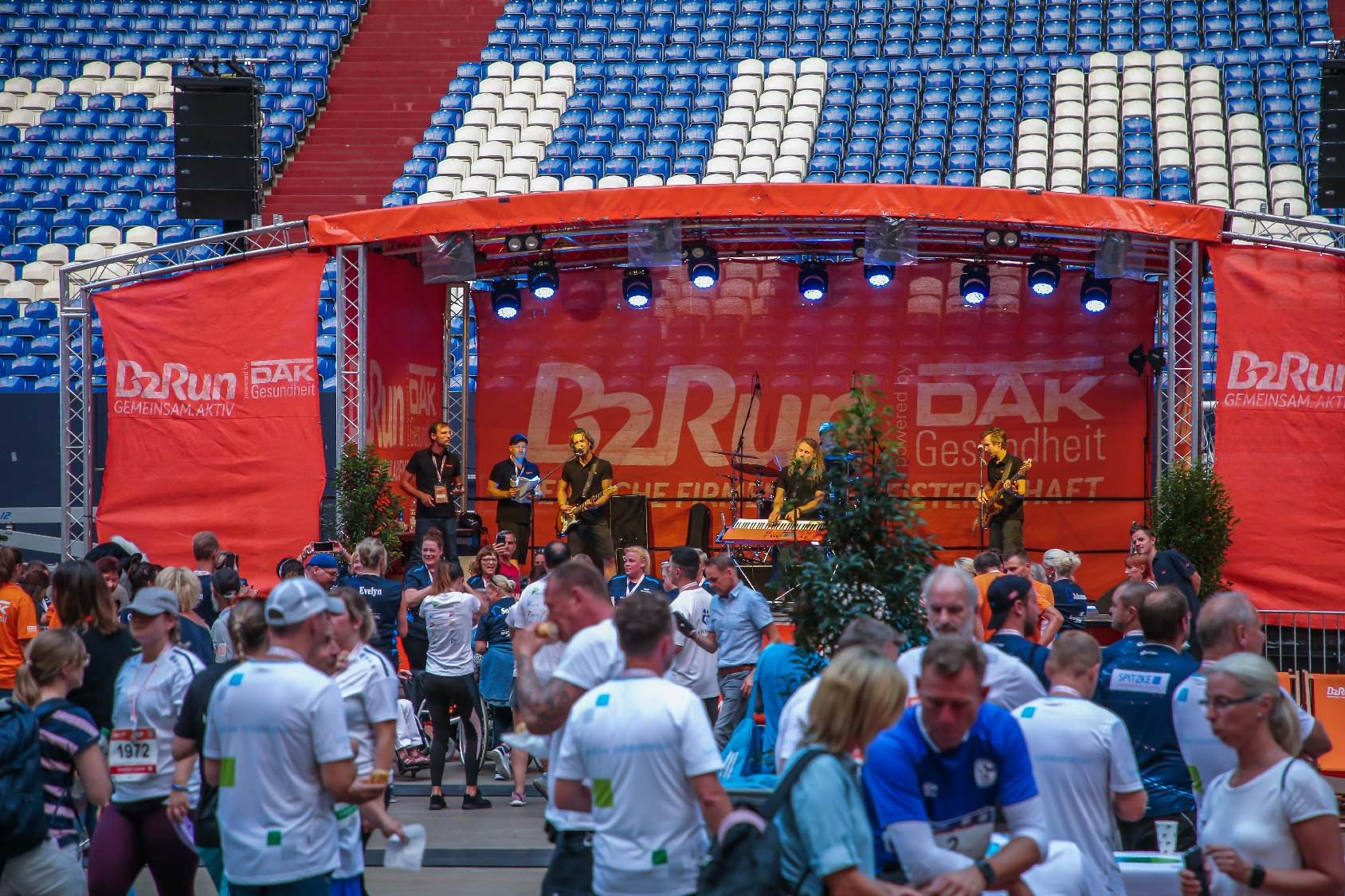 Impressionen vom B2Run Gelsenkirchen 2019 und vom Start vor der VELTINS
