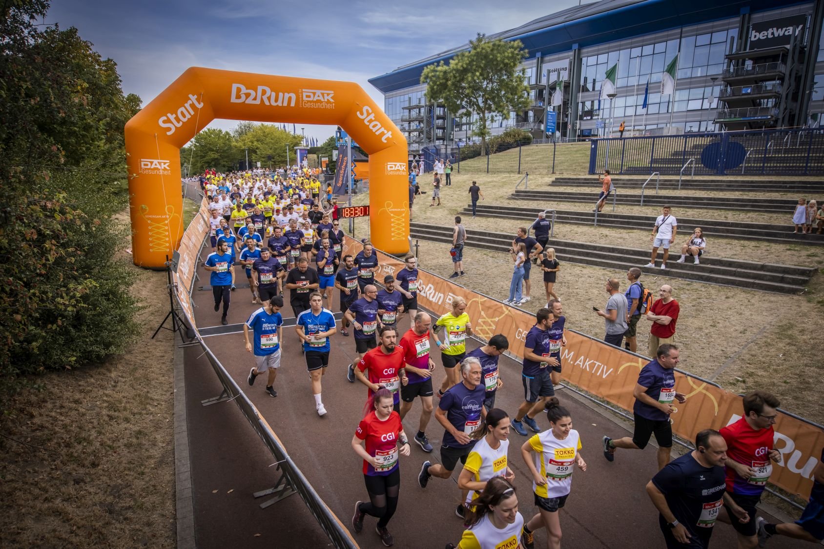 Impressionen vom B2Run Gelsenkirchen 2022 und vom Start vor der VELTINS