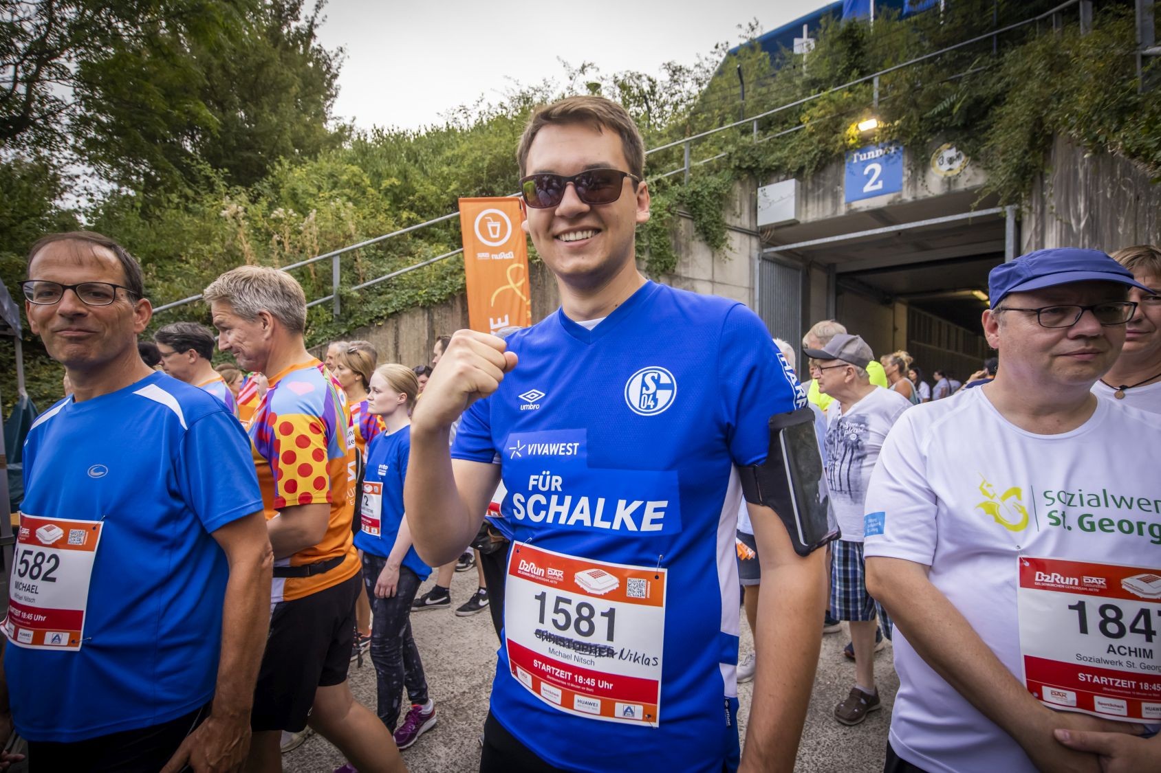 Impressionen vom B2Run Gelsenkirchen 2022 und vom Start vor der VELTINS