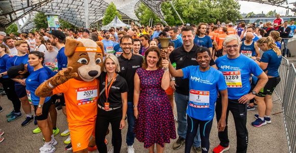 Haile Gebrselassie beim Start des B2Run München im Juli 2025